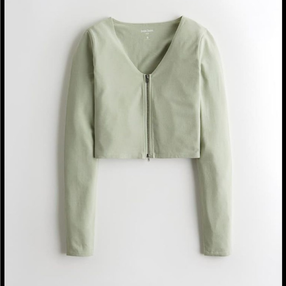 Social tourist crop zip long sleeve shirt